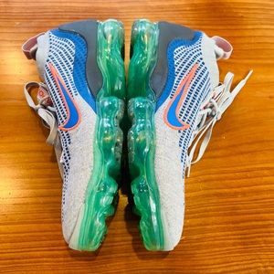 Nike men’s vapormax 2021 Flyknit DQ3974-001 size 8.5 like new condition